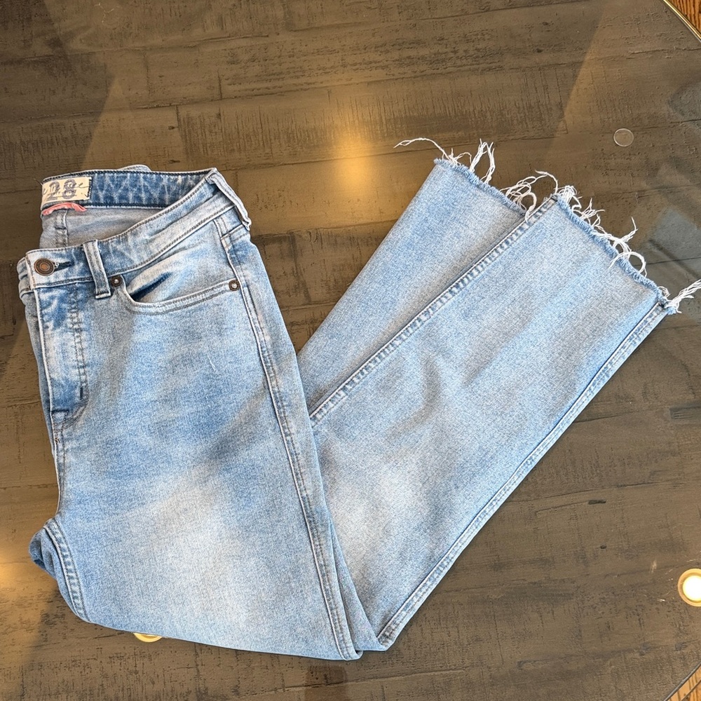 We The Free Light Blue Frayed Hem Cropped Jeans Curvy Size 28. Womens. Stretch - Picture 1 of 8